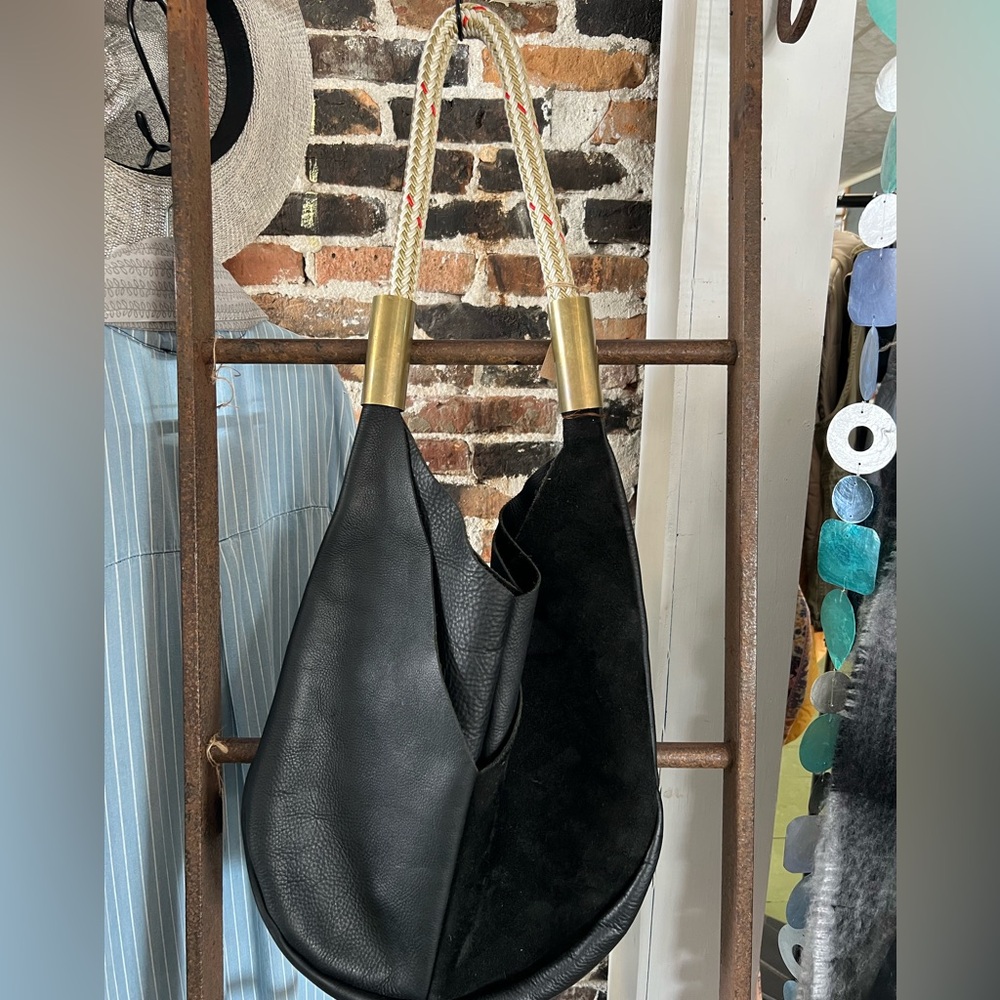 Chic Black Leather Shoulder Bag